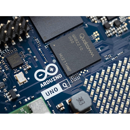 Arduino UNO Q 4 ГБ