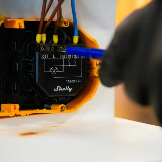 Shelly Shutter + BLU RC Button 4 - 2 контролери для ролет + пульт дистанційного керування для активації дій та сцен - WiFi/Bluetoo