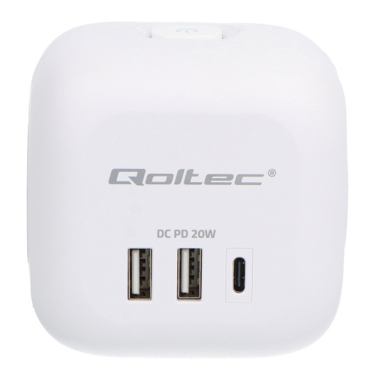 Блок питания 6-в-1 - 2 порта USB Type-A и 1 порт USB Type-C - с подсветкой переключателя - Qoltec 52548