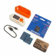Pakiet startowy z Flipper Zero - urządzenie, etui, folia, karta 32GB, tagi RFID