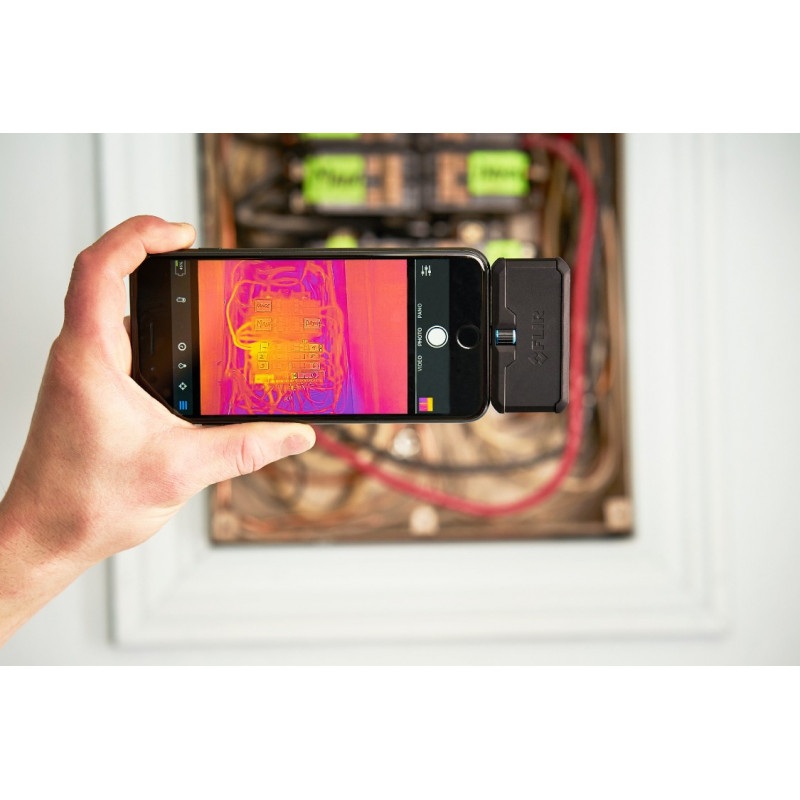 Flir One Pro for iOS - kamera termowizyjna dla smartfonów
