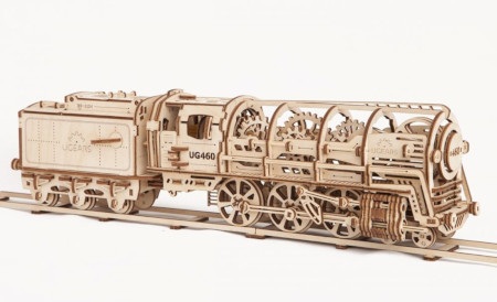 Model lokomotywy wykonany został w klimacie XIX-wiecznych maszyn.
