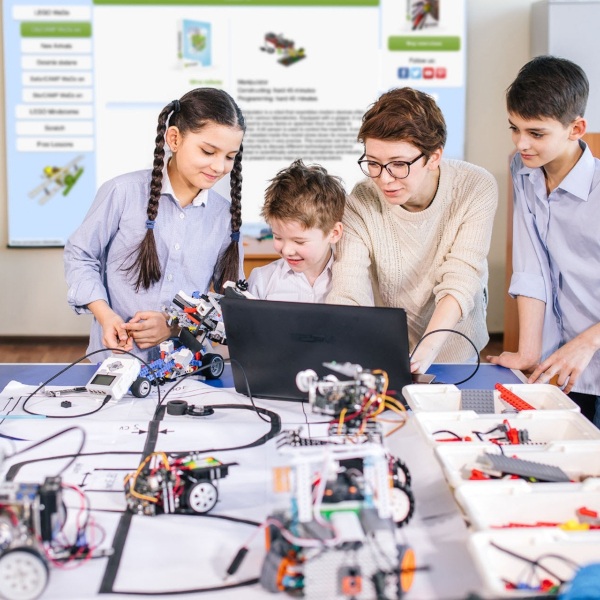Zestaw Pracownia Lego Education - duża pracownia robotyki dla klas 4-8