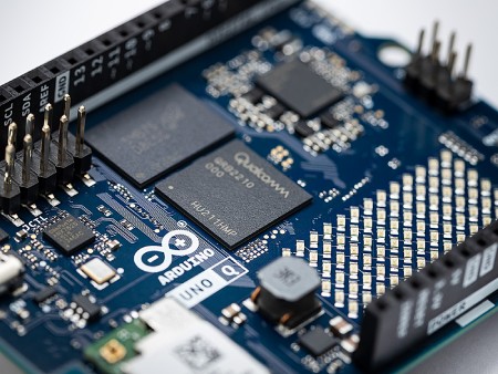 Arduino Uno Q 4 GB